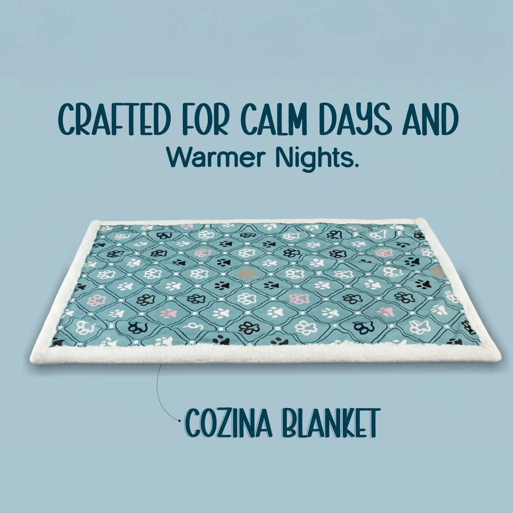 Cozina Blanket – Warm & Snuggle-Ready Winter Comfort for Pets - Tilting Heads