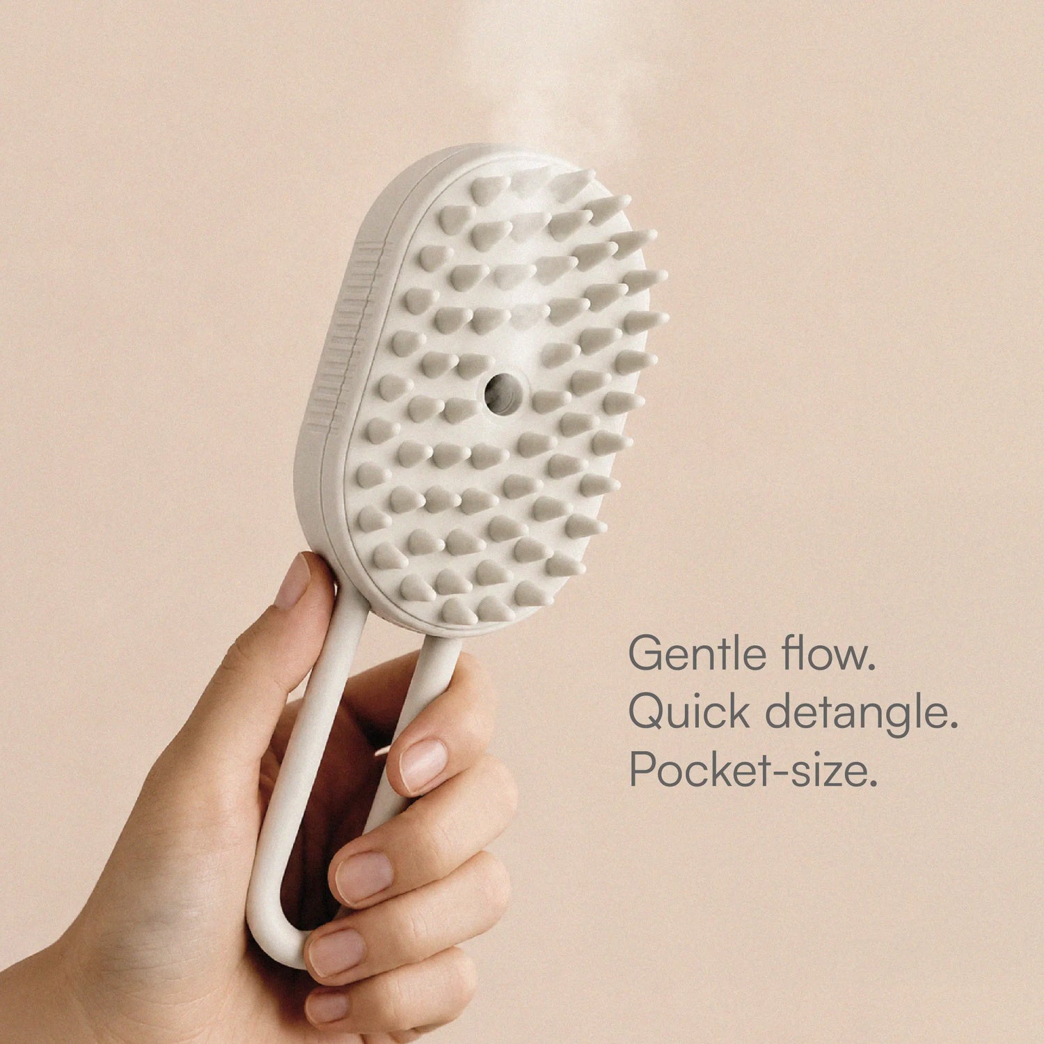 FluffMist Pet Brush – Mist Grooming & Detangling Tool