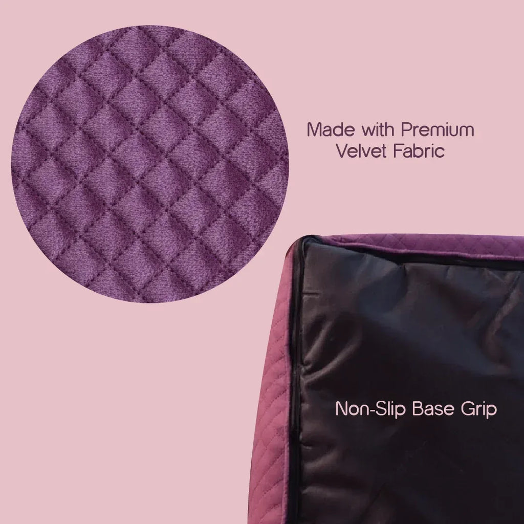 MajestiBed – Velvet Comfort for Peaceful Pet Sleep - Tilting Heads